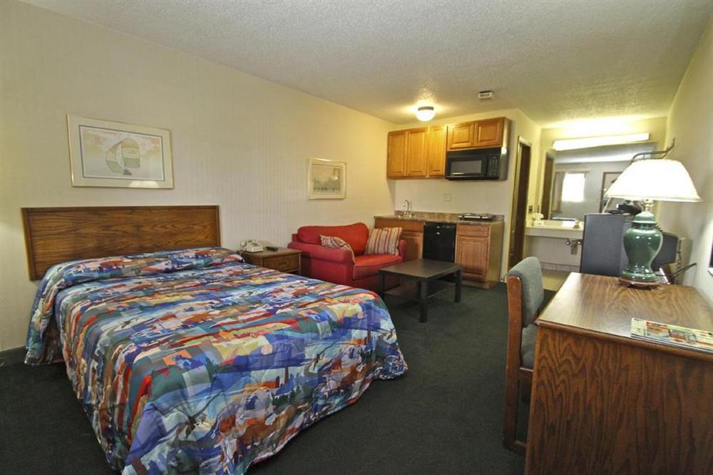 Motel 6-Southgate, Mi - Detroit Room photo
